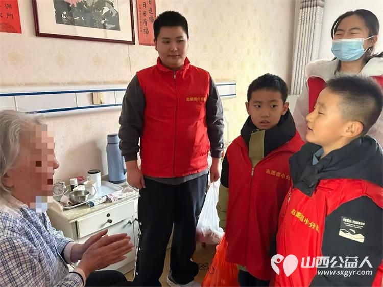 太原市志愿者小分队组织志愿者去享堂养老院看望慰问老人们让老人们感受到了家人般的关怀与温暖也生动诠释了无私奉献的志愿精神 - 第14张