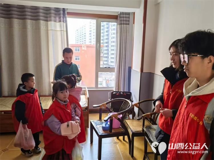 太原市志愿者小分队组织志愿者去享堂养老院看望慰问老人们让老人们感受到了家人般的关怀与温暖也生动诠释了无私奉献的志愿精神 - 第15张