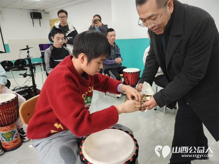 太原市红十字会2026年博爱送万家活动在马年新春来临之际走进太原灵星阳曲校区为孩子们送来好多生活用品 - 第4张