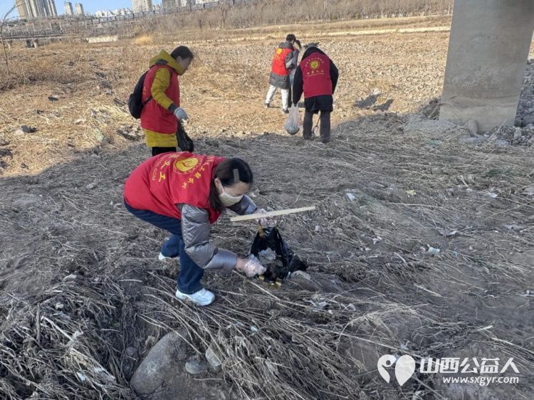 保护母亲河 阳泉市义工联合会2026年2月1日组织21名义工和民间巡河员为爱集结巡河净滩活动在白羊墅湿地公园开展 - 第16张