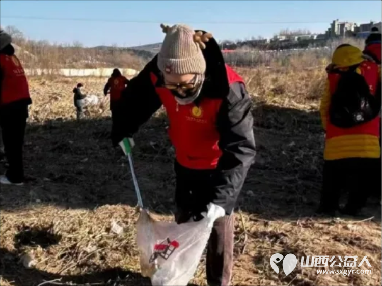 保护母亲河 阳泉市义工联合会2026年2月1日组织21名义工和民间巡河员为爱集结巡河净滩活动在白羊墅湿地公园开展 - 第5张