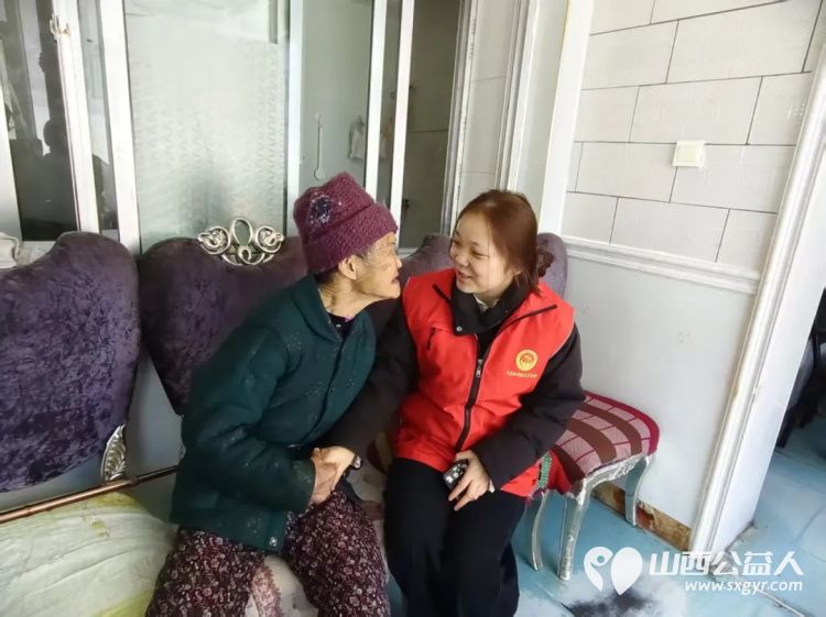 兴县同城爱心公益协会兴县红蜻蜓志愿宣讲队兴县大学生志愿服务总队联合组织的“温情冬日青春伴夕阳——兴县大学生寒假暖心行动”在寺塔梁康乐养老院里温情启幕 - 第11张