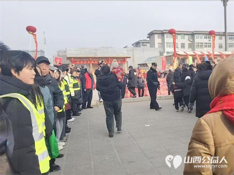 晋中市太谷区心连心志愿者协会安保志愿者参加了太谷区打春牛活动安保志愿服务确保了活动圆满举行 - 第6张 - 山西公益人 晋中市太谷区心连心志愿者协会安保志愿者参加了太谷区打春牛活动安保志愿服务确保了活动圆满举行 - 第6张