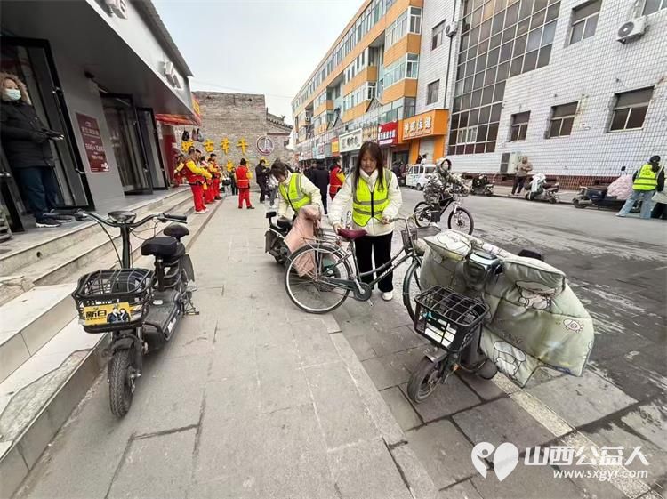 晋中市太谷区心连心志愿者协会安保志愿者参加了太谷区打春牛活动安保志愿服务确保了活动圆满举行 - 第5张 - 山西公益人 晋中市太谷区心连心志愿者协会安保志愿者参加了太谷区打春牛活动安保志愿服务确保了活动圆满举行 - 第5张