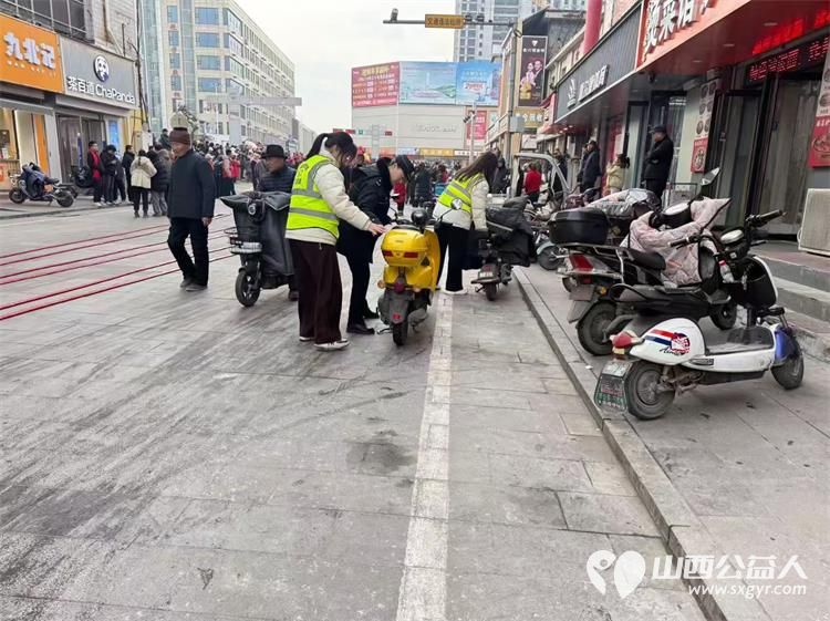 晋中市太谷区心连心志愿者协会安保志愿者参加了太谷区打春牛活动安保志愿服务确保了活动圆满举行 - 第4张 - 山西公益人 晋中市太谷区心连心志愿者协会安保志愿者参加了太谷区打春牛活动安保志愿服务确保了活动圆满举行 - 第4张