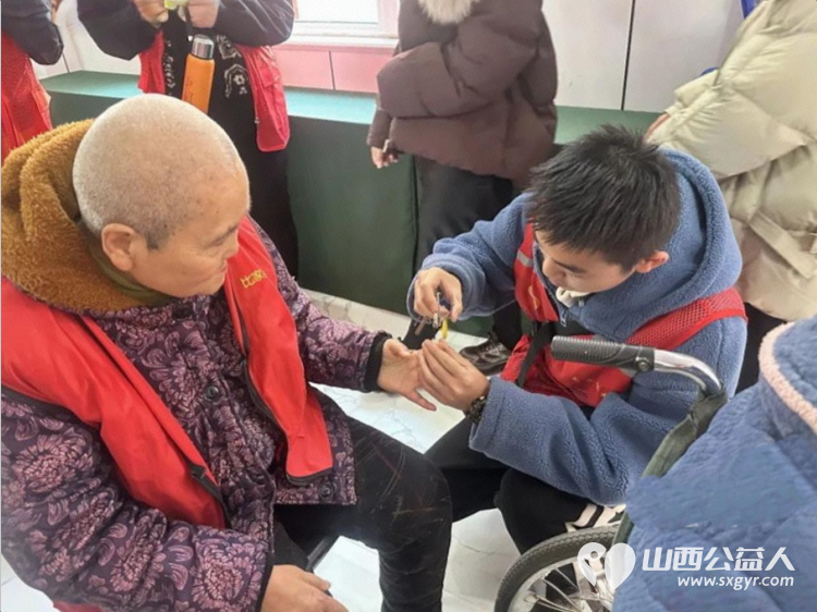 太原市烛光志愿服务中心组织志愿者新春慰问比家美敬老院的老人们八年风雨无阻八年初心不改以行动传承雷锋精神用日复一日的坚守与实打实的陪伴 - 第5张 - 山西公益人 太原市烛光志愿服务中心组织志愿者新春慰问比家美敬老院的老人们八年风雨无阻八年初心不改以行动传承雷锋精神用日复一日的坚守与实打实的陪伴 - 第5张