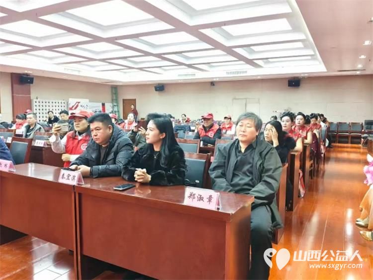 马踏新程势启未来----2025年潞城区正能量公益协会年会暨颁奖盛典胜利召开愿新岁同心同行把温暖与正能量带到更多角落 - 第7张