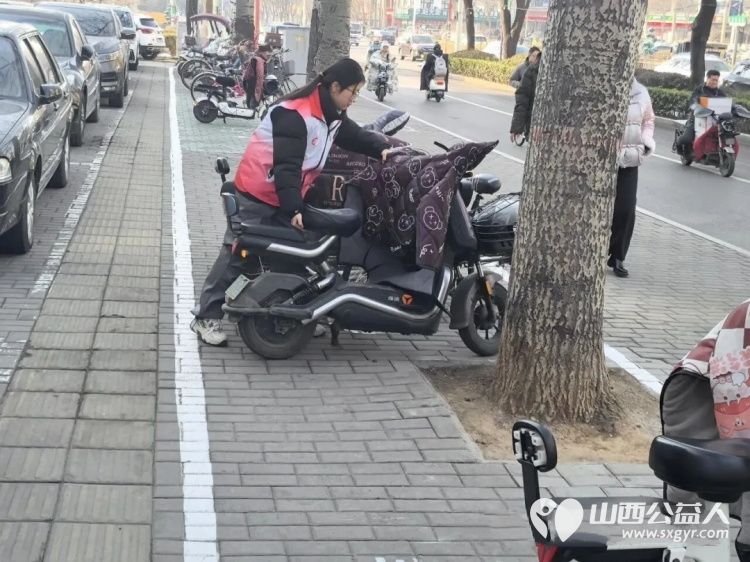 志愿同行暖人心文明出行启新篇----长治市正能量公益协会举行了文明出行志愿服务活动的启动仪式利用寒假黄金时期组织大学生志愿者为城市文明建设贡献力量 - 第17张 - 山西公益人 志愿同行暖人心文明出行启新篇----长治市正能量公益协会举行了文明出行志愿服务活动的启动仪式利用寒假黄金时期组织大学生志愿者为城市文明建设贡献力量 - 第17张