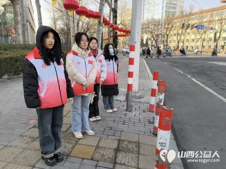 志愿同行暖人心文明出行启新篇----长治市正能量公益协会举行了文明出行志愿服务活动的启动仪式利用寒假黄金时期组织大学生志愿者为城市文明建设贡献力量 - 第7张 - 山西公益人 志愿同行暖人心文明出行启新篇----长治市正能量公益协会举行了文明出行志愿服务活动的启动仪式利用寒假黄金时期组织大学生志愿者为城市文明建设贡献力量 - 第7张
