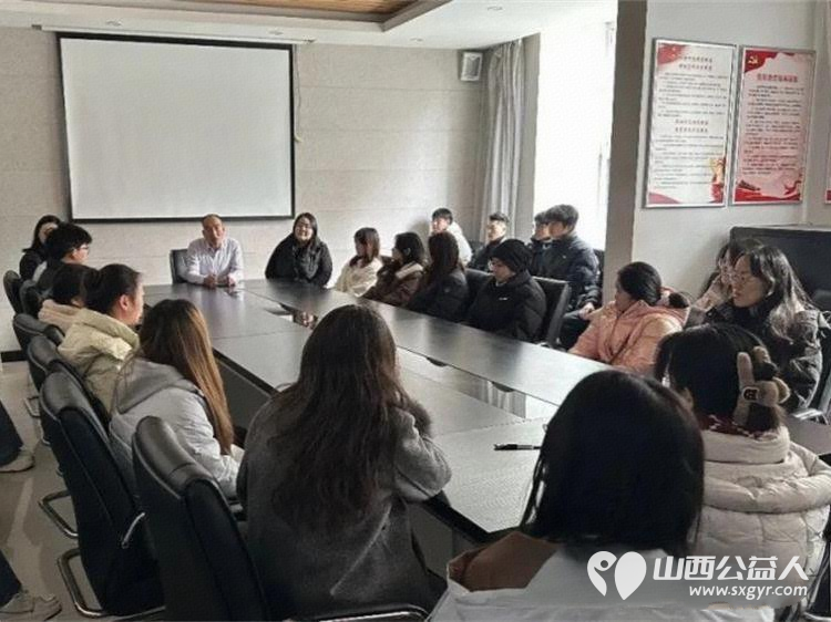 志愿同行暖人心文明出行启新篇----长治市正能量公益协会举行了文明出行志愿服务活动的启动仪式利用寒假黄金时期组织大学生志愿者为城市文明建设贡献力量 - 第4张 - 山西公益人 志愿同行暖人心文明出行启新篇----长治市正能量公益协会举行了文明出行志愿服务活动的启动仪式利用寒假黄金时期组织大学生志愿者为城市文明建设贡献力量 - 第4张