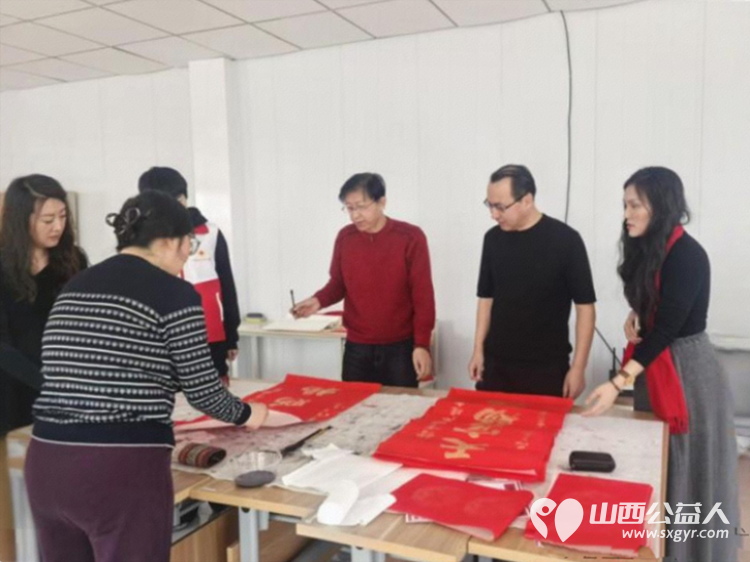 翰墨迎春送万福同心共建暖民心----迎泽区双塔街道南巷二社区携手多家共建单位开展新春送福活动为辖区高龄老人及新就业群体送上诚挚的新春祝福 - 第13张