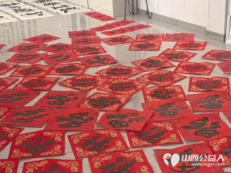 翰墨迎春送万福同心共建暖民心----迎泽区双塔街道南巷二社区携手多家共建单位开展新春送福活动为辖区高龄老人及新就业群体送上诚挚的新春祝福 - 第16张