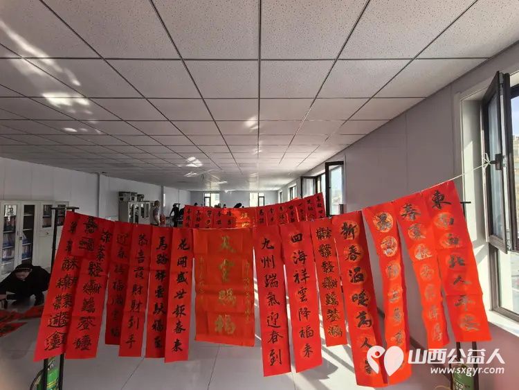 翰墨迎春送万福同心共建暖民心----迎泽区双塔街道南巷二社区携手多家共建单位开展新春送福活动为辖区高龄老人及新就业群体送上诚挚的新春祝福 - 第15张