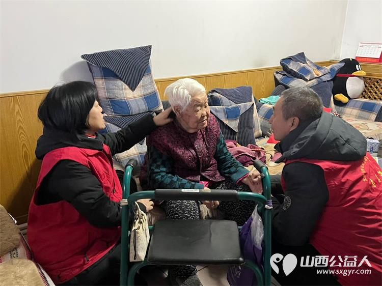 情暖马年关爱相伴太原杏花红志愿服务中心携手山西省小额贷款公司、太原市智慧社区发展中心、职工新街迎春社区及爱心人士共同开展新春慰问活动 - 第15张