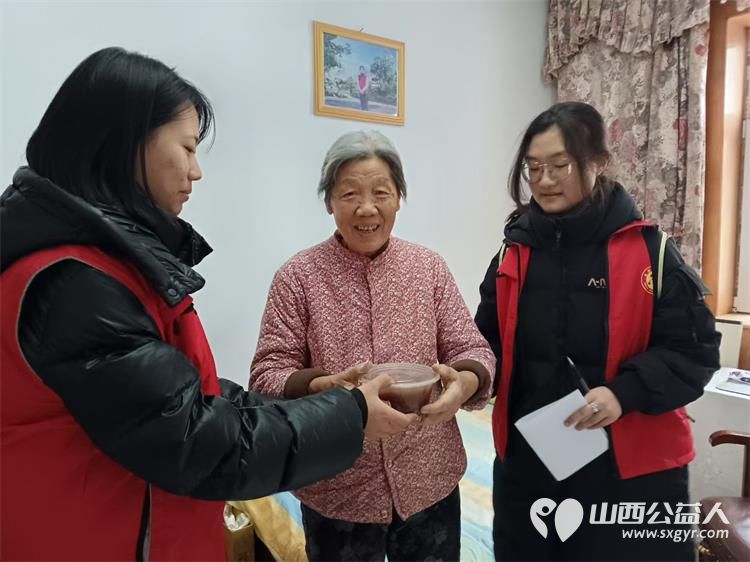 情暖马年关爱相伴太原杏花红志愿服务中心携手山西省小额贷款公司、太原市智慧社区发展中心、职工新街迎春社区及爱心人士共同开展新春慰问活动 - 第17张