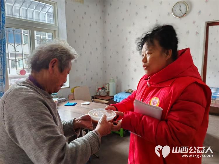 情暖马年关爱相伴太原杏花红志愿服务中心携手山西省小额贷款公司、太原市智慧社区发展中心、职工新街迎春社区及爱心人士共同开展新春慰问活动 - 第24张