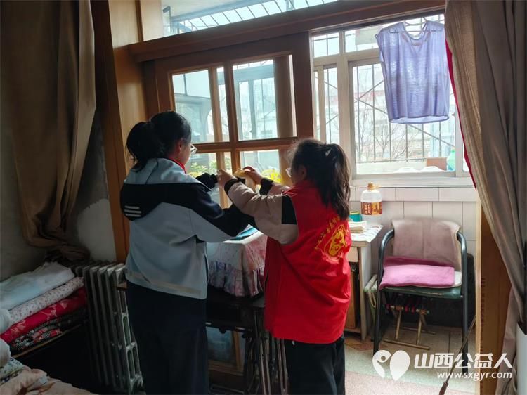 情暖马年关爱相伴太原杏花红志愿服务中心携手山西省小额贷款公司、太原市智慧社区发展中心、职工新街迎春社区及爱心人士共同开展新春慰问活动 - 第12张