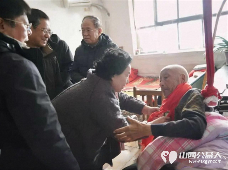 骏马踏春暖乡野 振兴联心惠民生----山西乡村振兴学会联合体赴榆次什贴村等地开展新春慰问为高龄老人行动不便的特困户送上了米面油生活物资及慰问金 - 第8张