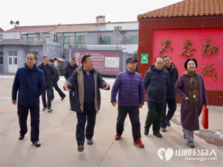 骏马踏春暖乡野 振兴联心惠民生----山西乡村振兴学会联合体赴榆次什贴村等地开展新春慰问为高龄老人行动不便的特困户送上了米面油生活物资及慰问金 - 第16张
