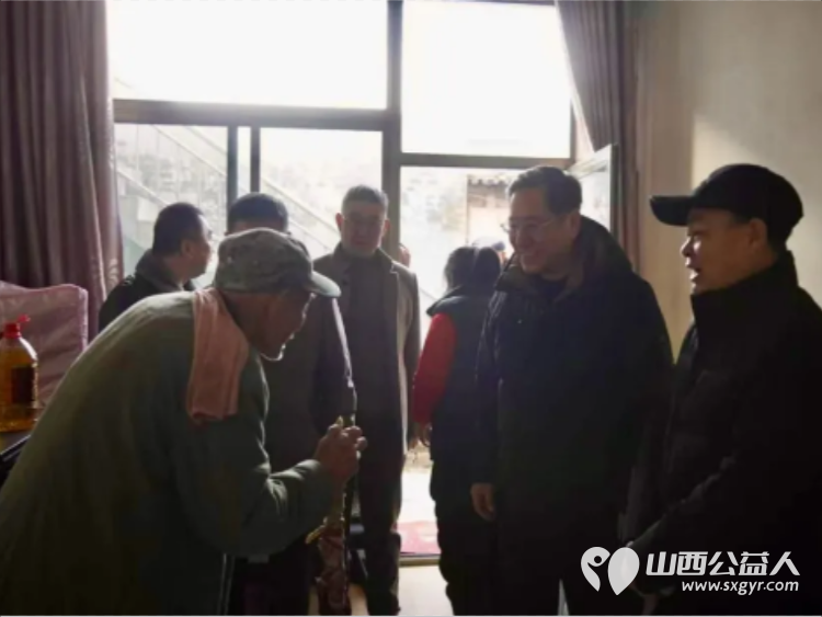 骏马踏春暖乡野 振兴联心惠民生----山西乡村振兴学会联合体赴榆次什贴村等地开展新春慰问为高龄老人行动不便的特困户送上了米面油生活物资及慰问金 - 第20张