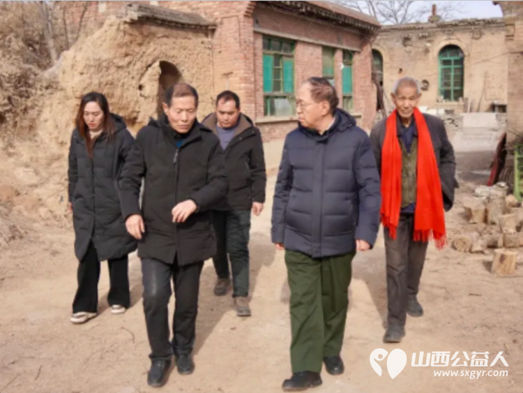 骏马踏春暖乡野 振兴联心惠民生----山西乡村振兴学会联合体赴榆次什贴村等地开展新春慰问为高龄老人行动不便的特困户送上了米面油生活物资及慰问金 - 第17张