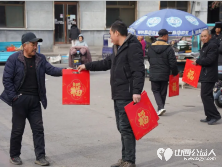 骏马踏春暖乡野 振兴联心惠民生----山西乡村振兴学会联合体赴榆次什贴村等地开展新春慰问为高龄老人行动不便的特困户送上了米面油生活物资及慰问金 - 第14张