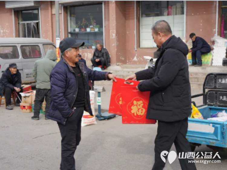 骏马踏春暖乡野 振兴联心惠民生----山西乡村振兴学会联合体赴榆次什贴村等地开展新春慰问为高龄老人行动不便的特困户送上了米面油生活物资及慰问金 - 第13张