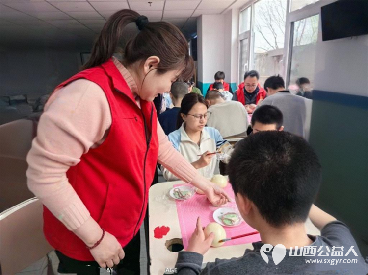 大家人寿山西分公司的志愿者马年新春到来之际来到太原市灵星社区服务中心阳曲校区陪着孩子们一起蒸花馍 - 第6张 - 山西公益人 大家人寿山西分公司的志愿者马年新春到来之际来到太原市灵星社区服务中心阳曲校区陪着孩子们一起蒸花馍 - 第6张