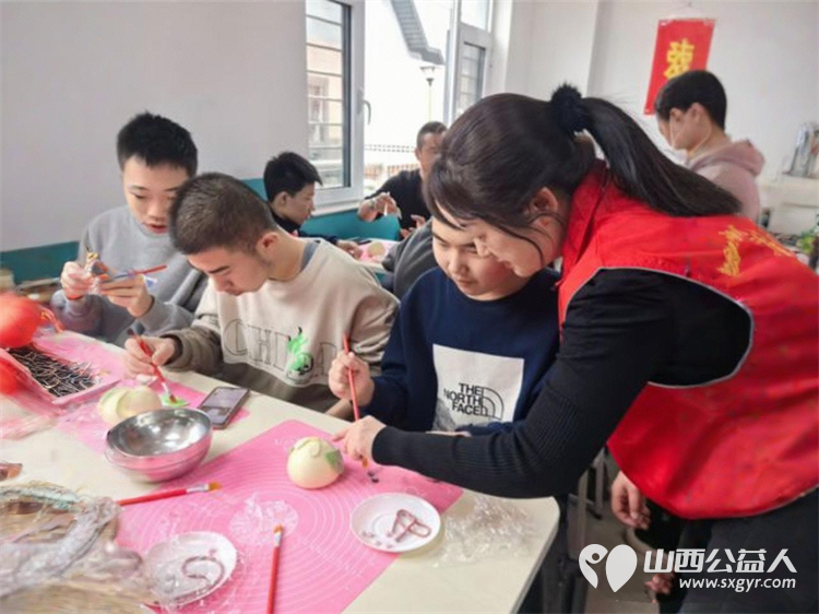 大家人寿山西分公司的志愿者马年新春到来之际来到太原市灵星社区服务中心阳曲校区陪着孩子们一起蒸花馍 - 第7张 - 山西公益人 大家人寿山西分公司的志愿者马年新春到来之际来到太原市灵星社区服务中心阳曲校区陪着孩子们一起蒸花馍 - 第7张