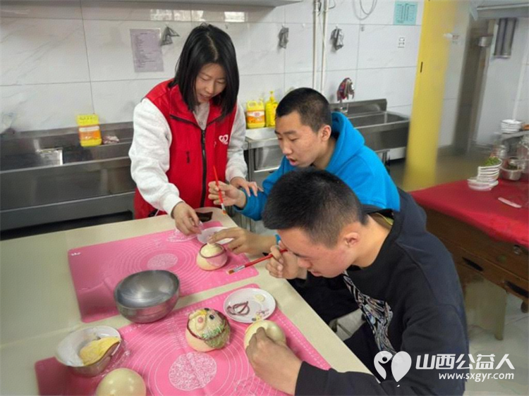 大家人寿山西分公司的志愿者马年新春到来之际来到太原市灵星社区服务中心阳曲校区陪着孩子们一起蒸花馍 - 第8张 - 山西公益人 大家人寿山西分公司的志愿者马年新春到来之际来到太原市灵星社区服务中心阳曲校区陪着孩子们一起蒸花馍 - 第8张