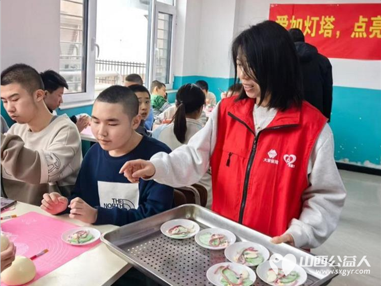 大家人寿山西分公司的志愿者马年新春到来之际来到太原市灵星社区服务中心阳曲校区陪着孩子们一起蒸花馍 - 第5张 - 山西公益人 大家人寿山西分公司的志愿者马年新春到来之际来到太原市灵星社区服务中心阳曲校区陪着孩子们一起蒸花馍 - 第5张