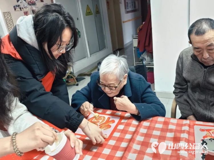 金福拓春情暖桑榆----介休市北关街道彦博路社区志愿者协会的志愿者们春节前如约而至开展了一场敬老拓印陪伴行动 - 第30张 - 山西公益人 金福拓春情暖桑榆----介休市北关街道彦博路社区志愿者协会的志愿者们春节前如约而至开展了一场敬老拓印陪伴行动 - 第30张