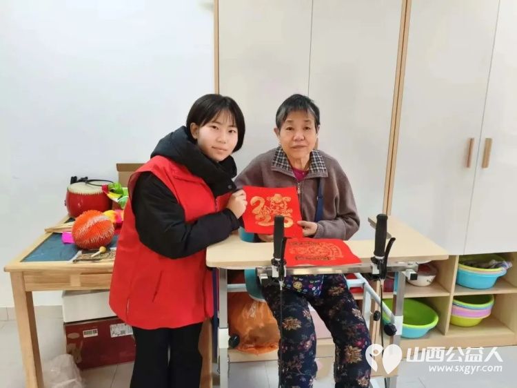 金福拓春情暖桑榆----介休市北关街道彦博路社区志愿者协会的志愿者们春节前如约而至开展了一场敬老拓印陪伴行动 - 第19张 - 山西公益人 金福拓春情暖桑榆----介休市北关街道彦博路社区志愿者协会的志愿者们春节前如约而至开展了一场敬老拓印陪伴行动 - 第19张