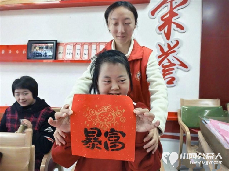 金福拓春情暖桑榆----介休市北关街道彦博路社区志愿者协会的志愿者们春节前如约而至开展了一场敬老拓印陪伴行动 - 第15张 - 山西公益人 金福拓春情暖桑榆----介休市北关街道彦博路社区志愿者协会的志愿者们春节前如约而至开展了一场敬老拓印陪伴行动 - 第15张