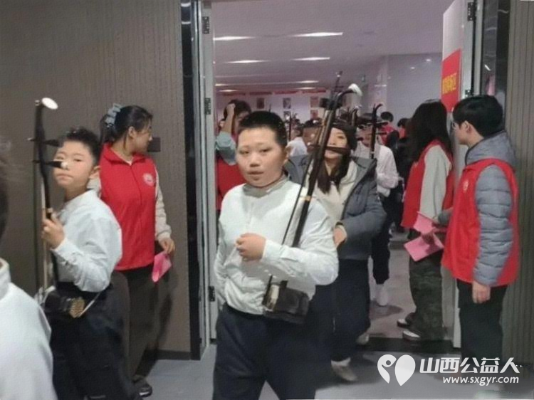 志愿护航童心艺彩绽放介休----介休市北关街道彦博路社区志愿者协会助力2026年少儿春晚组织志愿者全程参与志愿服务为这场童心与艺术交融的文化盛宴保驾护航 - 第9张 - 山西公益人 志愿护航童心艺彩绽放介休----介休市北关街道彦博路社区志愿者协会助力2026年少儿春晚组织志愿者全程参与志愿服务为这场童心与艺术交融的文化盛宴保驾护航 - 第9张