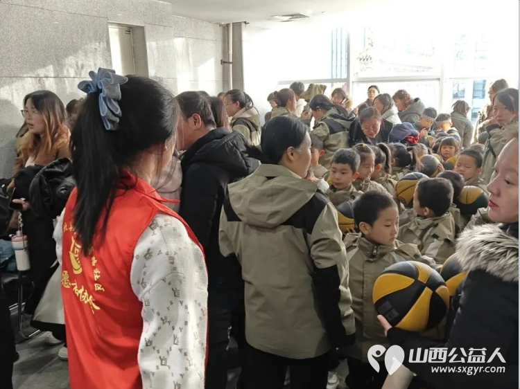 志愿护航童心艺彩绽放介休----介休市北关街道彦博路社区志愿者协会助力2026年少儿春晚组织志愿者全程参与志愿服务为这场童心与艺术交融的文化盛宴保驾护航 - 第15张 - 山西公益人 志愿护航童心艺彩绽放介休----介休市北关街道彦博路社区志愿者协会助力2026年少儿春晚组织志愿者全程参与志愿服务为这场童心与艺术交融的文化盛宴保驾护航 - 第15张