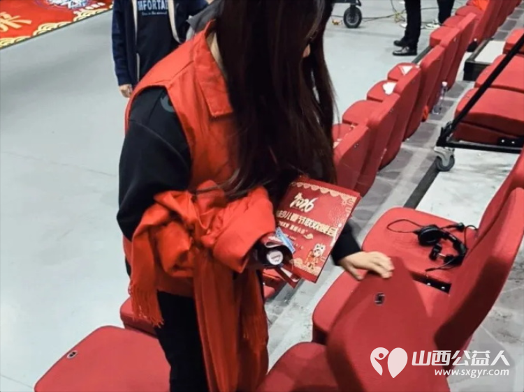 志愿护航童心艺彩绽放介休----介休市北关街道彦博路社区志愿者协会助力2026年少儿春晚组织志愿者全程参与志愿服务为这场童心与艺术交融的文化盛宴保驾护航 - 第12张 - 山西公益人 志愿护航童心艺彩绽放介休----介休市北关街道彦博路社区志愿者协会助力2026年少儿春晚组织志愿者全程参与志愿服务为这场童心与艺术交融的文化盛宴保驾护航 - 第12张