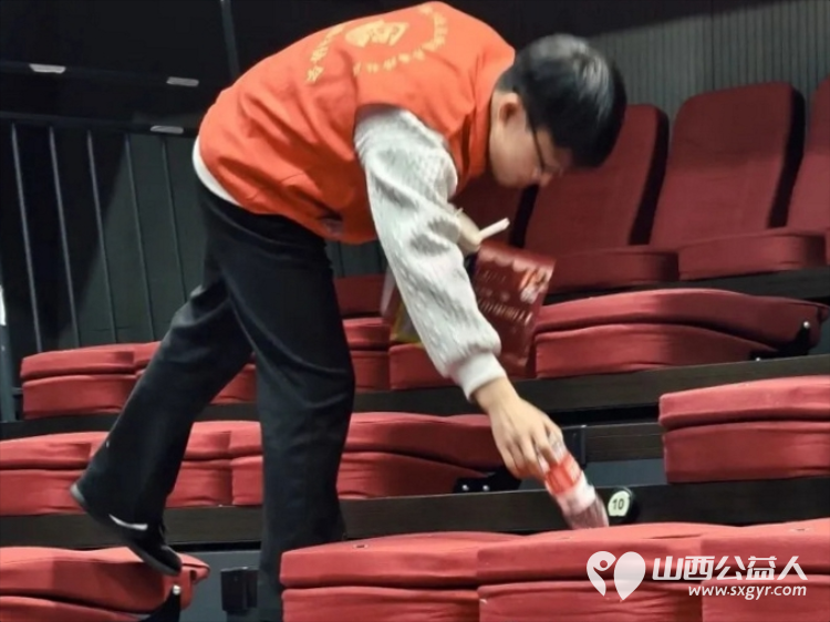 志愿护航童心艺彩绽放介休----介休市北关街道彦博路社区志愿者协会助力2026年少儿春晚组织志愿者全程参与志愿服务为这场童心与艺术交融的文化盛宴保驾护航 - 第11张 - 山西公益人 志愿护航童心艺彩绽放介休----介休市北关街道彦博路社区志愿者协会助力2026年少儿春晚组织志愿者全程参与志愿服务为这场童心与艺术交融的文化盛宴保驾护航 - 第11张