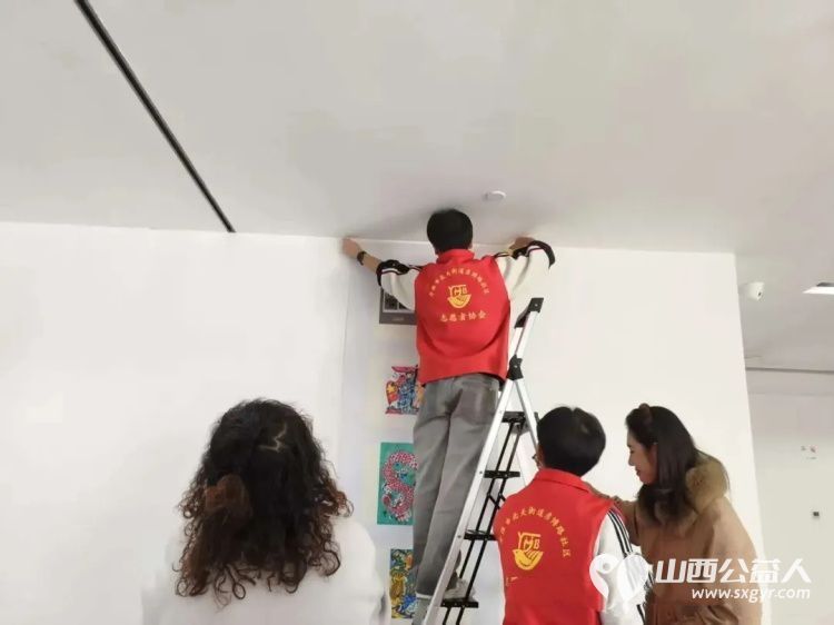 志愿筑梦童心传承 介休市彦博路社区志愿者协会大学生志愿者全力保障“融媒筑梦·星耀未来”少儿书画展顺利开展 - 第12张