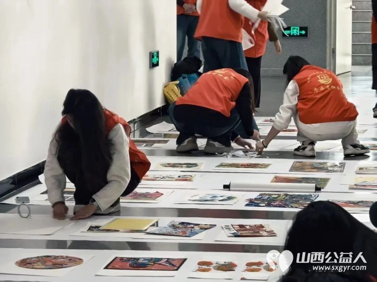 志愿筑梦童心传承 介休市彦博路社区志愿者协会大学生志愿者全力保障“融媒筑梦·星耀未来”少儿书画展顺利开展 - 第4张