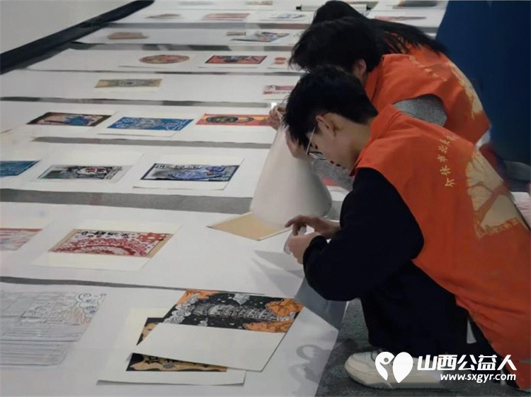 志愿筑梦童心传承 介休市彦博路社区志愿者协会大学生志愿者全力保障“融媒筑梦·星耀未来”少儿书画展顺利开展 - 第7张