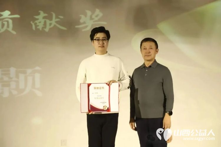 择初心为锚十七载爱在吕梁 吕梁市离石区青年志愿者协会2025年会圆满落幕十七载风雨兼程续写一城温暖华章共赴新岁公益之约 - 第10张 - 山西公益人 择初心为锚十七载爱在吕梁 吕梁市离石区青年志愿者协会2025年会圆满落幕十七载风雨兼程续写一城温暖华章共赴新岁公益之约 - 第10张