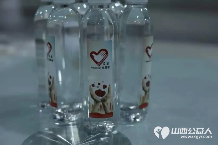 择初心为锚十七载爱在吕梁 吕梁市离石区青年志愿者协会2025年会圆满落幕十七载风雨兼程续写一城温暖华章共赴新岁公益之约 - 第33张 - 山西公益人 择初心为锚十七载爱在吕梁 吕梁市离石区青年志愿者协会2025年会圆满落幕十七载风雨兼程续写一城温暖华章共赴新岁公益之约 - 第33张