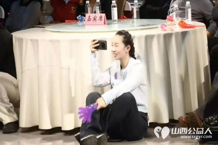 择初心为锚十七载爱在吕梁 吕梁市离石区青年志愿者协会2025年会圆满落幕十七载风雨兼程续写一城温暖华章共赴新岁公益之约 - 第34张 - 山西公益人 择初心为锚十七载爱在吕梁 吕梁市离石区青年志愿者协会2025年会圆满落幕十七载风雨兼程续写一城温暖华章共赴新岁公益之约 - 第34张