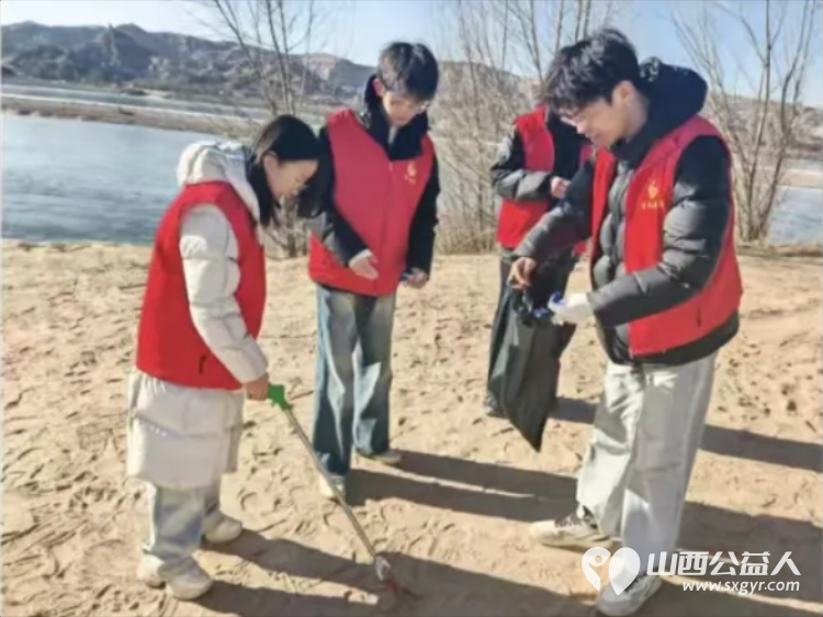 美丽中国·我是行动者|共青团河曲县委联合黄河谣生态环境公益协会开展“河我一起 保护母亲河”行动 - 第6张