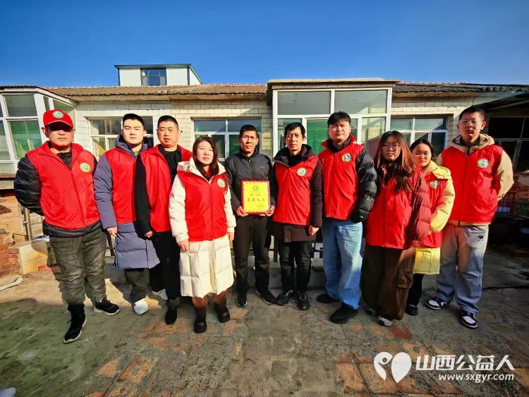 走访慰问困难户真情帮扶暖人心 长治市上党区义工协会联合一品源合作社开展困难家庭走访慰问困难户活动给困难家庭送去米面油对联等慰问品 - 第1张