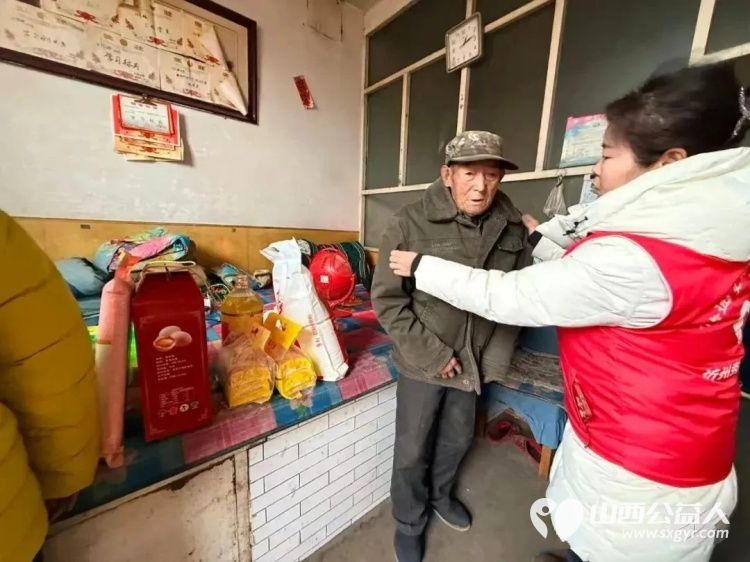 小年暖潮涌秀容志愿丹心润寒冬 忻州市秀容志愿服务中心的志愿者们携着沉甸甸的物资与沉甸甸的牵挂踏上秀容公益暖冬行走访之路 - 第14张 - 山西公益人 小年暖潮涌秀容志愿丹心润寒冬 忻州市秀容志愿服务中心的志愿者们携着沉甸甸的物资与沉甸甸的牵挂踏上秀容公益暖冬行走访之路 - 第14张