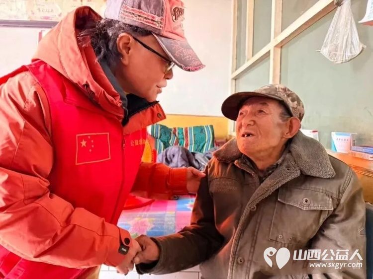 小年暖潮涌秀容志愿丹心润寒冬 忻州市秀容志愿服务中心的志愿者们携着沉甸甸的物资与沉甸甸的牵挂踏上秀容公益暖冬行走访之路 - 第13张 - 山西公益人 小年暖潮涌秀容志愿丹心润寒冬 忻州市秀容志愿服务中心的志愿者们携着沉甸甸的物资与沉甸甸的牵挂踏上秀容公益暖冬行走访之路 - 第13张