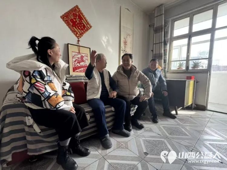 小年送暖情系桑榆 致敬前辈薪火相传——山西省话剧院领导班子走访慰问退休老领导与高龄离退休老干部 - 第8张 - 山西公益人 小年送暖情系桑榆 致敬前辈薪火相传——山西省话剧院领导班子走访慰问退休老领导与高龄离退休老干部 - 第8张