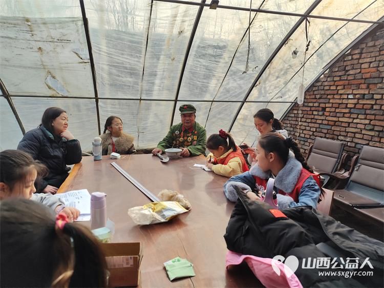 春风化雨润田畴----太原市新时代志愿服务中心赵海生雷锋团农耕志愿行活动在贾家寨山西特色水果采摘园举行 - 第3张